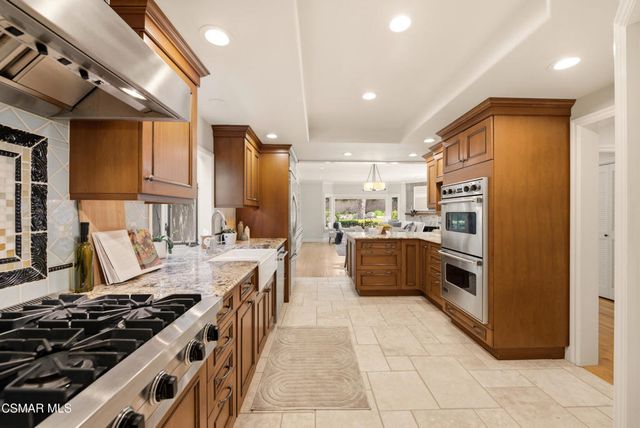 8 Faculty Court, Thousand Oaks, CA 91360