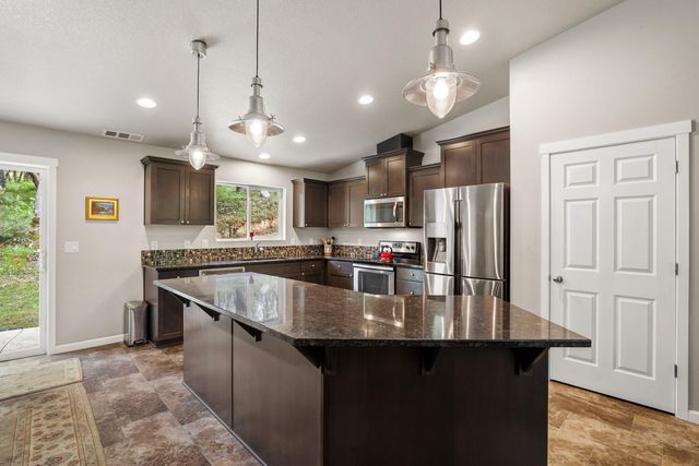 769 Portland Avenue, Grants Pass, OR 97526