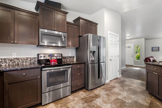 769 Portland Avenue, Grants Pass, OR 97526