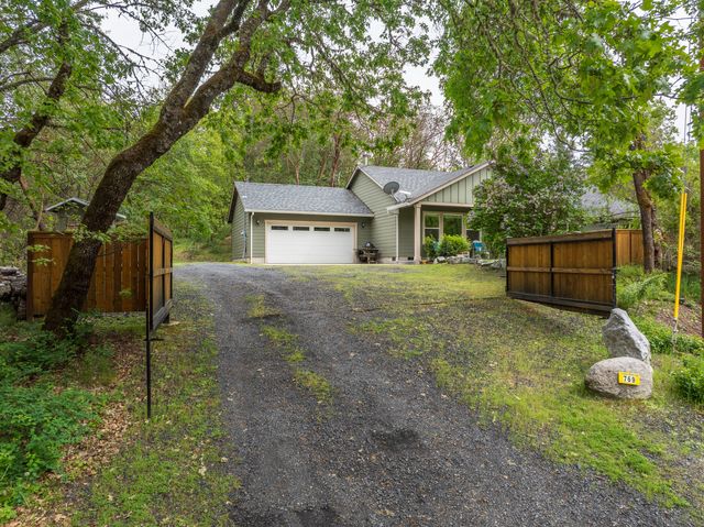 769 Portland Avenue, Grants Pass, OR 97526