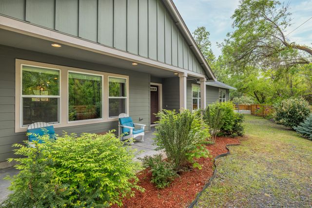 769 Portland Avenue, Grants Pass, OR 97526