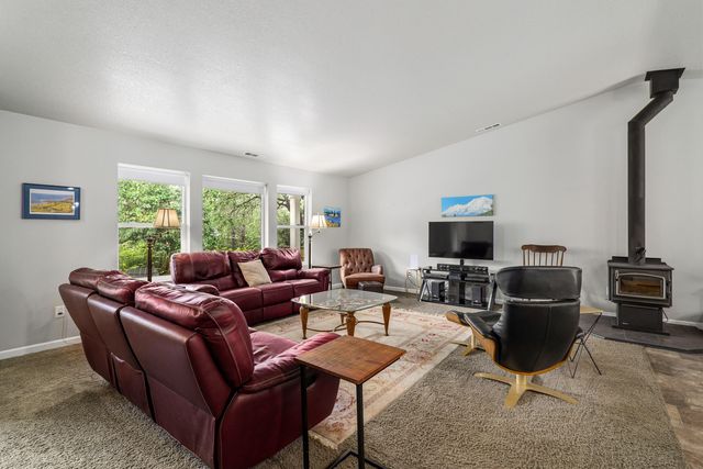 769 Portland Avenue, Grants Pass, OR 97526