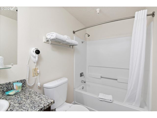 88416 1ST Ave 322, Florence, OR 97439