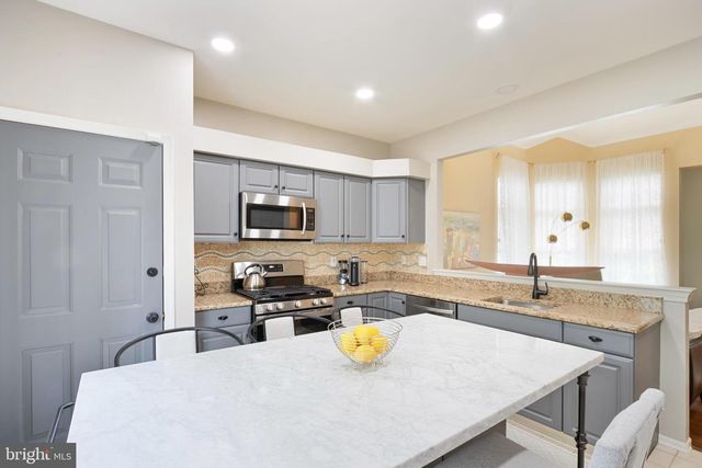 22 FAIRWAY BLVD, Monroe Township, NJ 08831