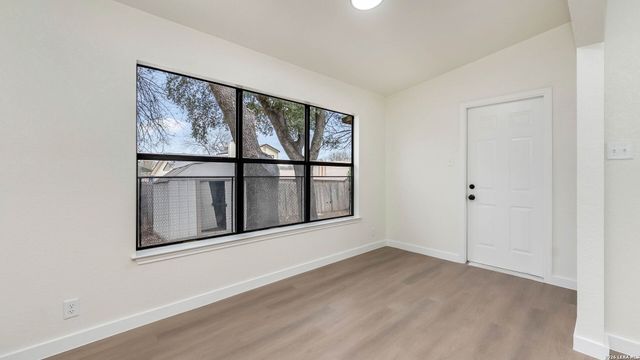 306 CYPRESSGARDEN DR, San Antonio, TX 78245