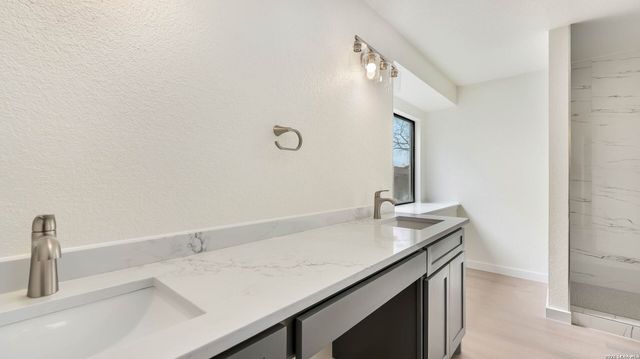 306 CYPRESSGARDEN DR, San Antonio, TX 78245