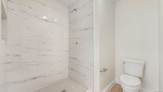 306 CYPRESSGARDEN DR, San Antonio, TX 78245