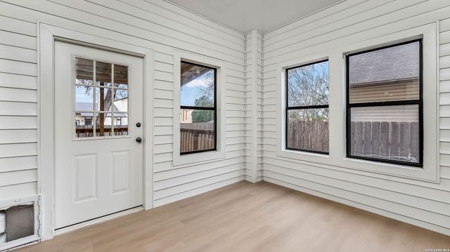 306 CYPRESSGARDEN DR, San Antonio, TX 78245