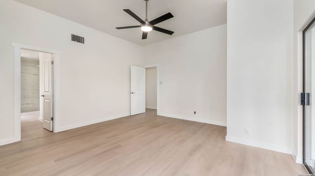 306 CYPRESSGARDEN DR, San Antonio, TX 78245