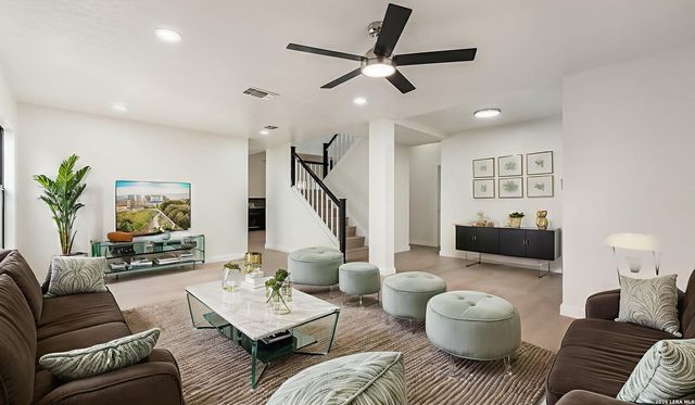 306 CYPRESSGARDEN DR, San Antonio, TX 78245