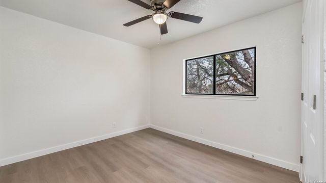 306 CYPRESSGARDEN DR, San Antonio, TX 78245