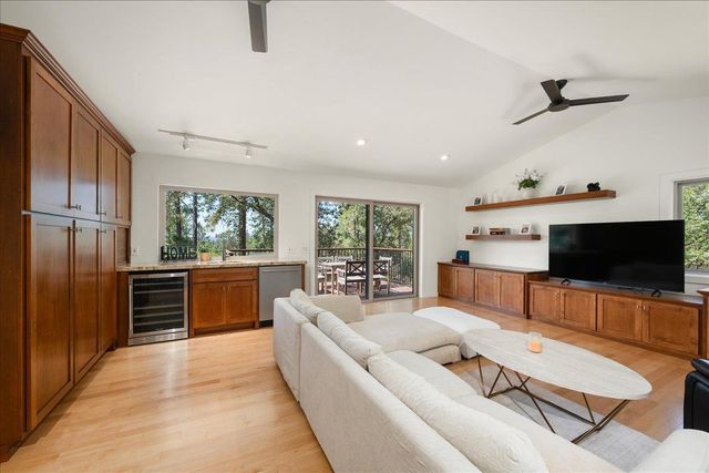 3560 Sugar View Rd, Meadow Vista, CA 95722