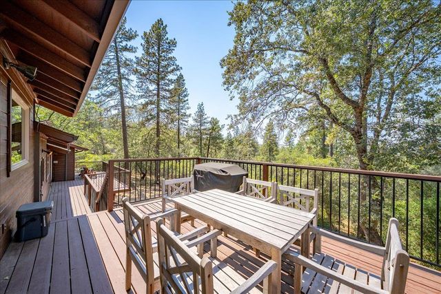3560 Sugar View Rd, Meadow Vista, CA 95722