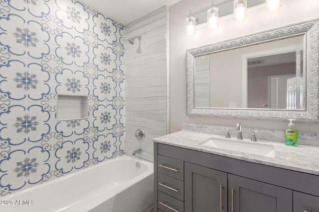 3219 W Molly Lane, Phoenix, AZ 85085