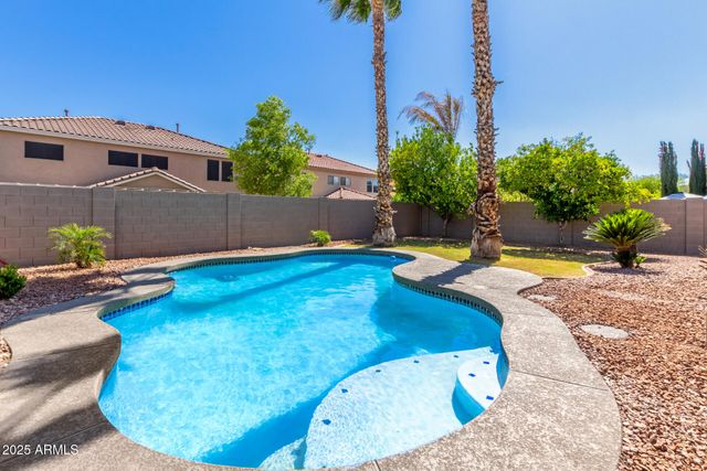 3219 W Molly Lane, Phoenix, AZ 85085