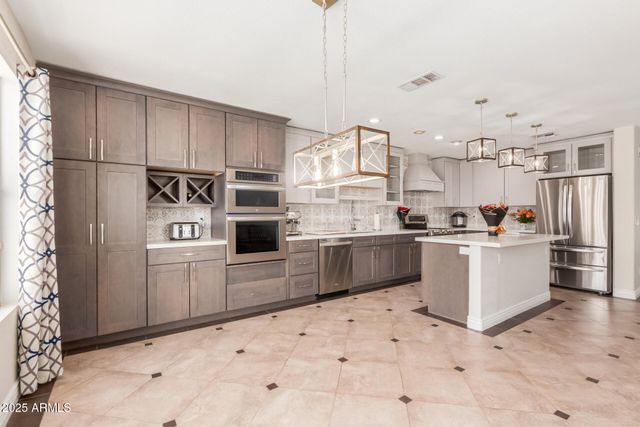 3219 W Molly Lane, Phoenix, AZ 85085