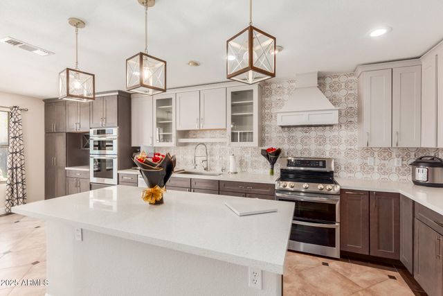 3219 W Molly Lane, Phoenix, AZ 85085