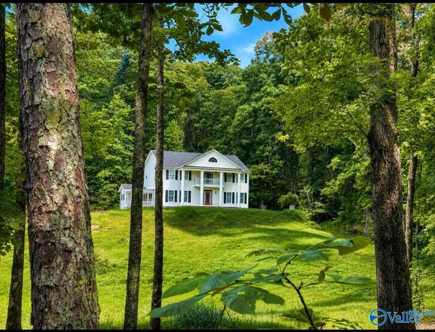 480 Mountain Oak Trail, Somerville, AL 35670
