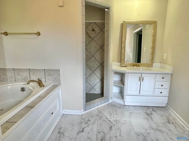 480 Mountain Oak Trail, Somerville, AL 35670