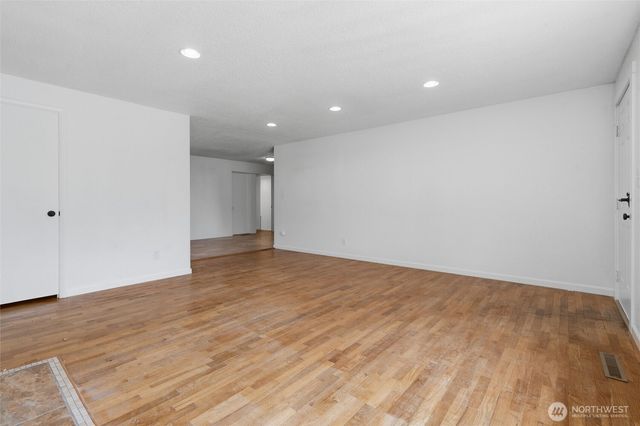 1930 NE Virginia Street, Bremerton, WA 98310