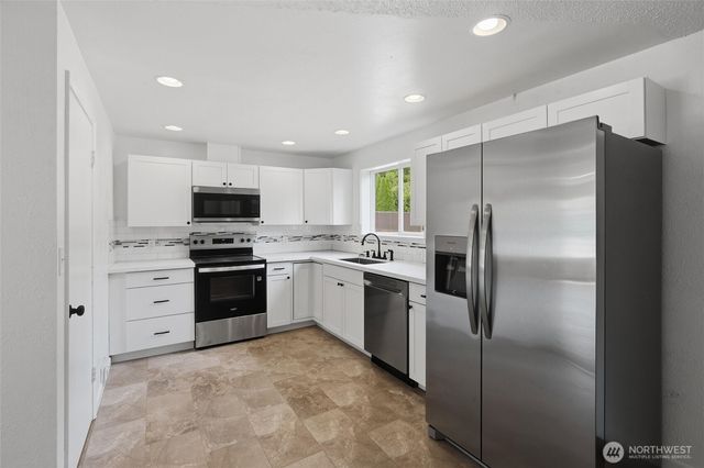 1930 NE Virginia Street, Bremerton, WA 98310