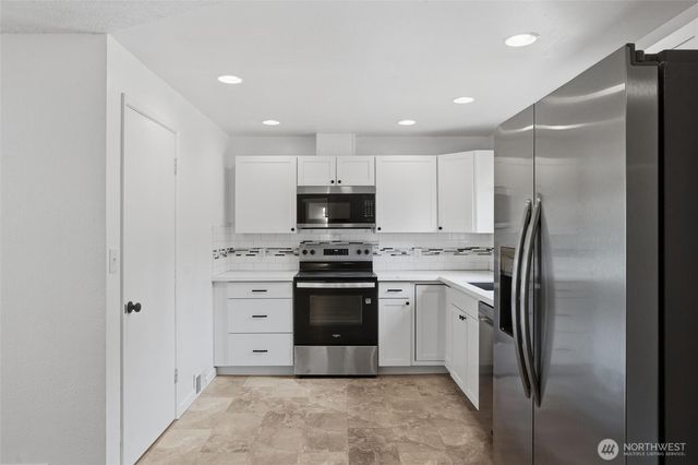 1930 NE Virginia Street, Bremerton, WA 98310