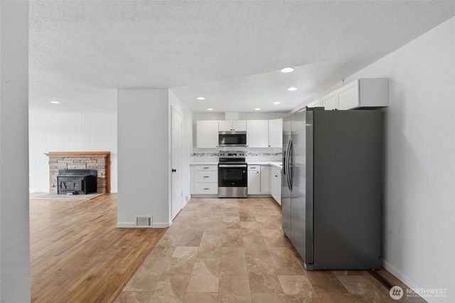 1930 NE Virginia Street, Bremerton, WA 98310