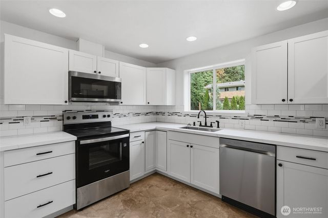 1930 NE Virginia Street, Bremerton, WA 98310