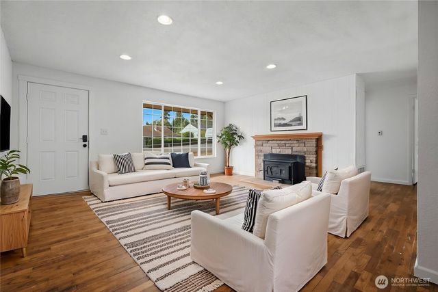 1930 NE Virginia Street, Bremerton, WA 98310