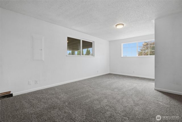 1930 NE Virginia Street, Bremerton, WA 98310