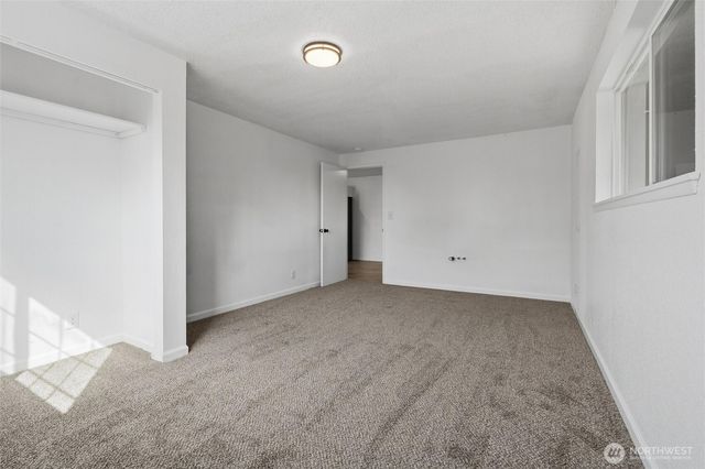 1930 NE Virginia Street, Bremerton, WA 98310