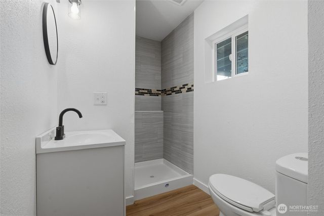 1930 NE Virginia Street, Bremerton, WA 98310