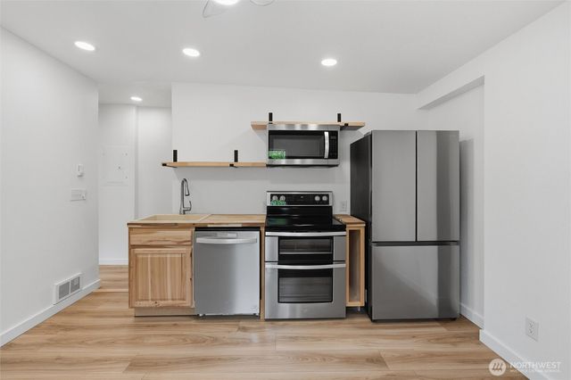 1930 NE Virginia Street, Bremerton, WA 98310