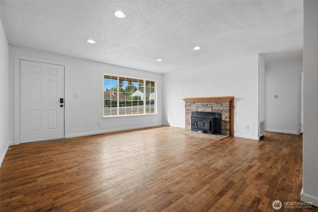 1930 NE Virginia Street, Bremerton, WA 98310