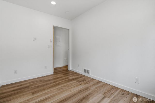 1930 NE Virginia Street, Bremerton, WA 98310