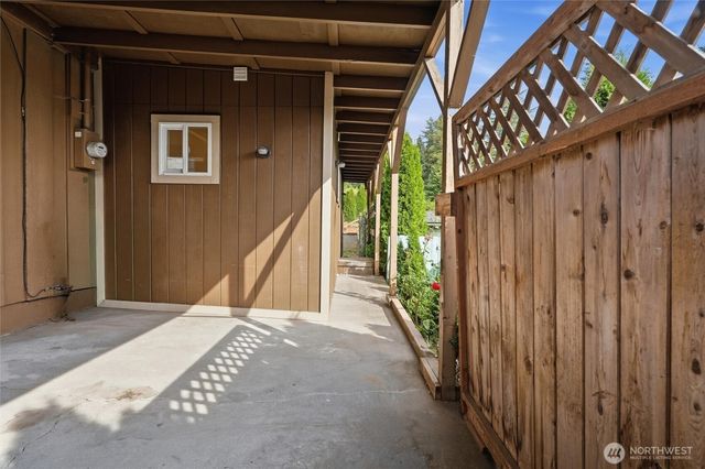 1930 NE Virginia Street, Bremerton, WA 98310