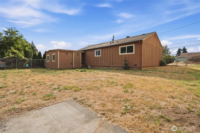 1930 NE Virginia Street, Bremerton, WA 98310