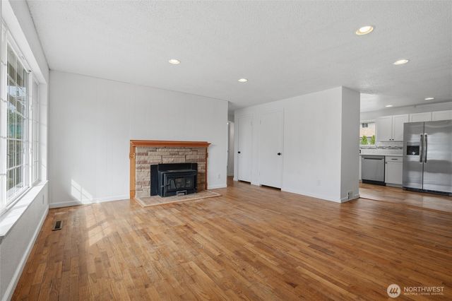 1930 NE Virginia Street, Bremerton, WA 98310