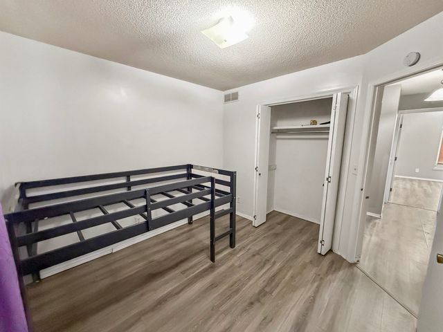 5433 S Stoneborough st, Wichita, KS 67217