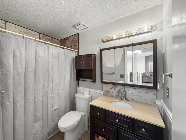 5433 S Stoneborough st, Wichita, KS 67217