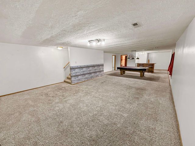 5433 S Stoneborough st, Wichita, KS 67217