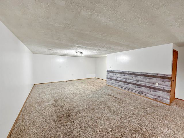 5433 S Stoneborough st, Wichita, KS 67217