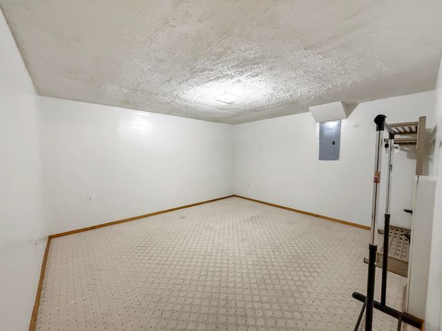 5433 S Stoneborough st, Wichita, KS 67217