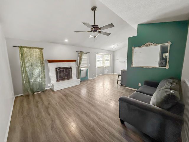 5433 S Stoneborough st, Wichita, KS 67217