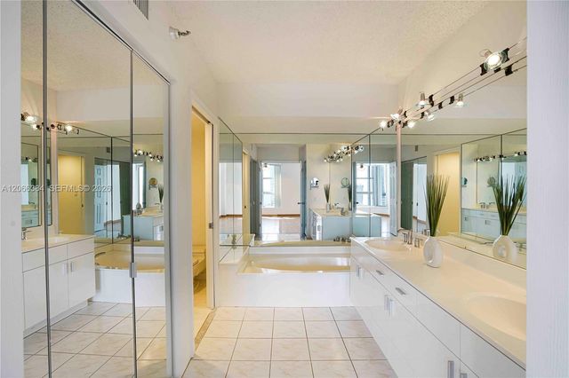 3530 Mystic Pointe Drive 3214, Aventura, FL 33180