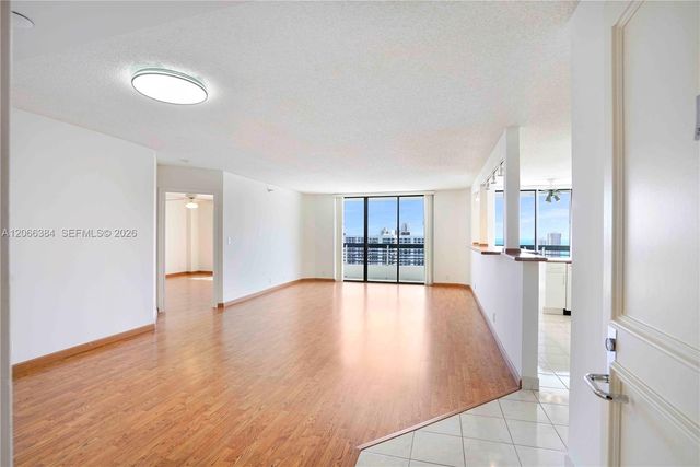3530 Mystic Pointe Drive 3214, Aventura, FL 33180