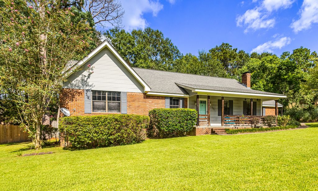 606 Maplewood, Hattiesburg, MS 39402
