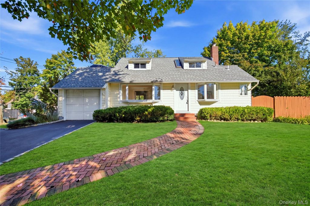 4 Elmont Lane, East Northport, NY 11731 — photo 3