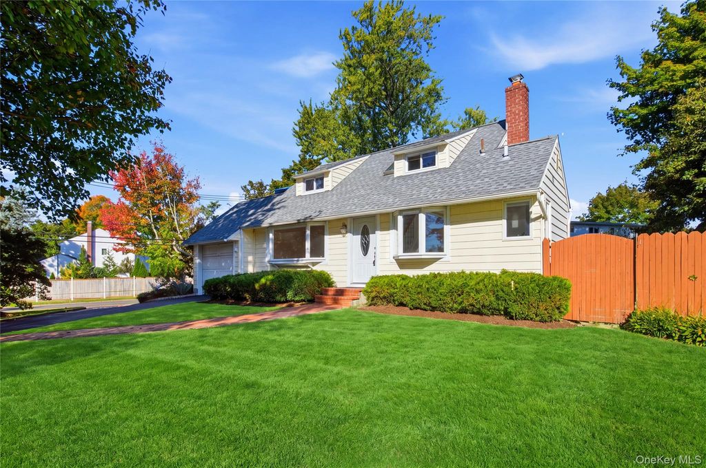4 Elmont Lane, East Northport, NY 11731 — photo 5