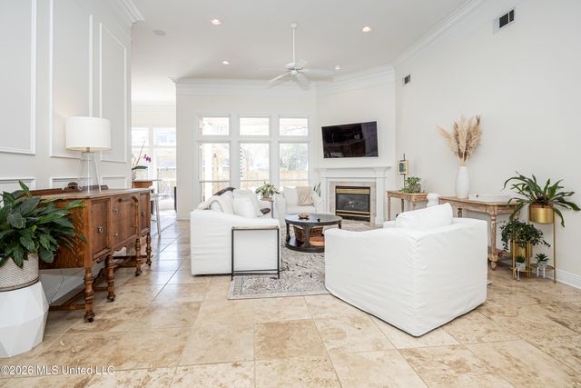 510 Rue Chateauguay, Ocean Springs, MS 39564